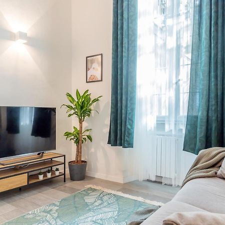 Appartamento Duomo-Navigli Charming And Modern With Fast Wifi Milano Esterno foto