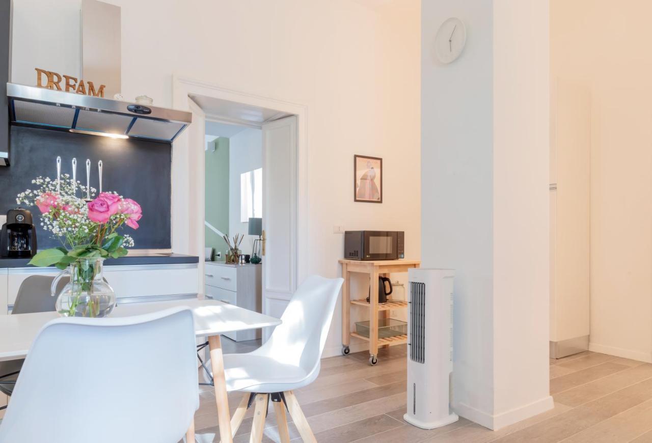 Appartamento Duomo-Navigli Charming And Modern With Fast Wifi Milano Esterno foto