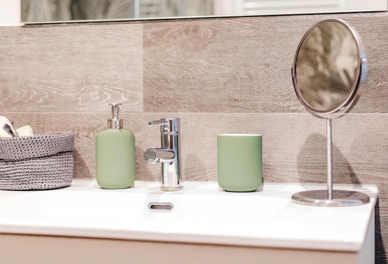 Appartamento Duomo-Navigli Charming And Modern With Fast Wifi Milano Esterno foto